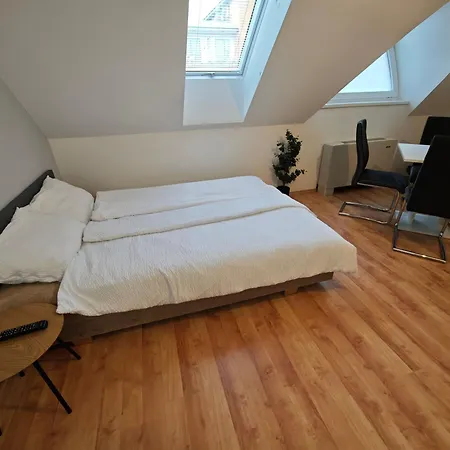 Goldie Thermal - Next To Hungarospa Apartman